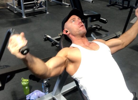 Logos Fitness: Chest Fly Day! How to widen your chest?